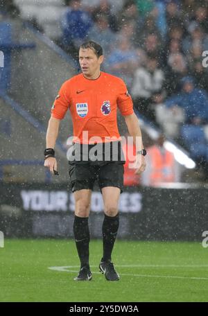 King Power Stadium, Leicester, Regno Unito. 21 settembre 2024. Premier League Football, Leicester City contro Everton; arbitro Darren England crediti: Action Plus Sports/Alamy Live News Foto Stock