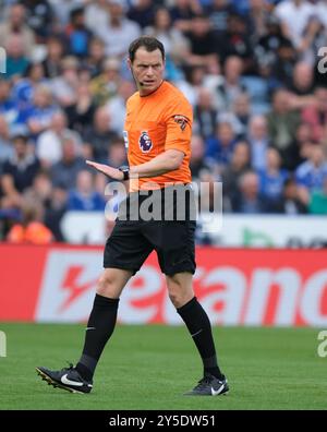 King Power Stadium, Leicester, Regno Unito. 21 settembre 2024. Premier League Football, Leicester City contro Everton; arbitro Darren England crediti: Action Plus Sports/Alamy Live News Foto Stock