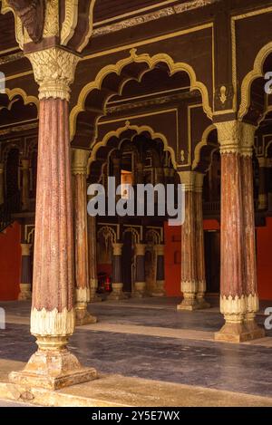Bengaluru Karnataka India 9 settembre 2024 interni ed esterni di architettura del Palazzo estivo del Sultano Tipu a Bengaluru Karnataka Foto Stock
