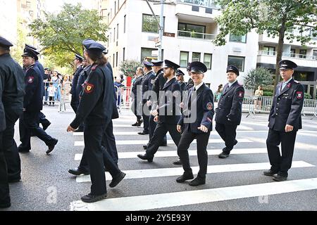 I manifestanti partecipano alla Steuben Parade tedesco-americano sulla Fifth Avenue a New York, New York, USA il 21 settembre 2024. Robin Platzer/Twin Images/credito: SIPA USA/Alamy Live News Foto Stock