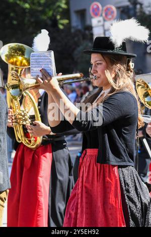 Oktoberfest - Marstall beim Wiesn-Einzug der Brauereien und Festwirte zur Eröffnung des 189. Oktoberfestes am 21.09.2024 a München, Deutschland, Oberbayern München Theresienwiese Oberbayern Deutschland *** Oktoberfest Marstall all'ingresso Wiesn dei birrifici e ospita il festival per l'apertura dell'Oktoberfest 189 il 21 09 2024 a Monaco, Germania, alta Baviera Monaco di Baviera Theresienwiese alta Baviera Germania Foto Stock