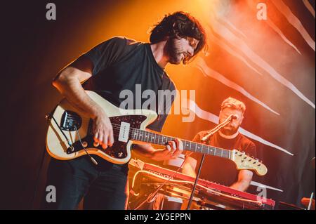 Glasgow, Regno Unito. 21 settembre 2024. Los Campesinos! Esibirsi al QMU di Glasgow. Crediti: Thomas Jackson/Alamy Live News Foto Stock