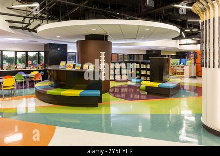 Biblioteca e area lettura nell'area giochi dell'ospedale pediatrico Foto Stock