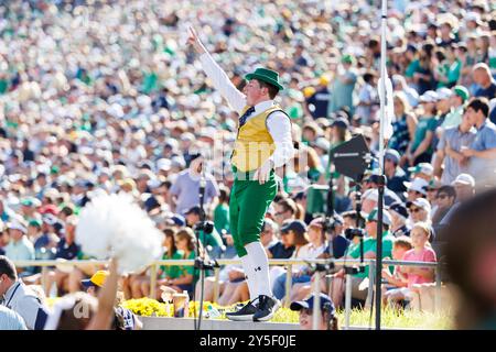 South Bend, Indiana, Stati Uniti. 21 settembre 2024. Notre Dame Leprechaun si esibisce durante la partita di football NCAA tra i Miami (OH) RedHawks e i Notre Dame Fighting Irish al Notre Dame Stadium di South Bend, Indiana. John Mersits/CSM/Alamy Live News Foto Stock