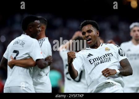 Madrid, spagnolo. 21 settembre 2024. Madrid, Spagna; 21/09/2024.- Rodrygo segna gol. Real Madrid vs Espanyol 6° giorno della Lega calcistica spagnola tenutasi allo stadio Santiago Bernabéu nella capitale del Regno di Spagna. Il Real Madrid batte l'Espanyol 4-1 con gol di Dani Carvajal, Rodrygo Goes, Vinícius Júnior e Kylian Mbappé crediti: Juan Carlos Rojas/dpa/Alamy Live News Foto Stock