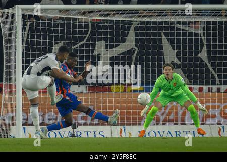 Basilea, Svizzera. 21 settembre 2024. Basilea, Svizzera, 21 settembre 2024: Marcatore Mounir Chouiar (23 Zurigo) durante la partita di calcio di Super League tra FC Basel 1893 e FC Zurigo al St. Jakob Park di Basilea, Svizzera. Philipp Kresnik (Philipp Kresnik/SPP) credito: SPP Sport Press Photo. /Alamy Live News Foto Stock