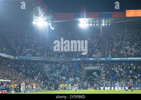 Basilea, Svizzera. 21 settembre 2024. Basilea, Svizzera, 21 settembre 2024: Tifosi del FC Zurich durante la partita di calcio della Super League tra il FC Basel 1893 e il FC Zurich al St. Jakob Park di Basilea, Svizzera. Philipp Kresnik (Philipp Kresnik/SPP) credito: SPP Sport Press Photo. /Alamy Live News Foto Stock