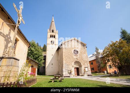 Villaggio di Abriès nel Parc Naturel Régional du Queyras, Hautes-Alpes, Provence-Alpes-Côte d'Azur, Francia Foto Stock