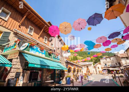 Villaggio di Abriès nel Parc Naturel Régional du Queyras, Hautes-Alpes, Provence-Alpes-Côte d'Azur, Francia Foto Stock