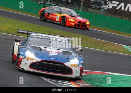 Monza, Italia. 22 settembre 2024. WALKENHORST MOTORSPORT #35 (ROBIN, LEROUX, HANAFIN) alla curva 2 durante la sessione di qualificazione del Fanatec GT World Challenge Round 8 2024 all'autodromo Nazionale di Monza (Italia). Crediti: Riccardo Righetti/Alamy Live News Foto Stock