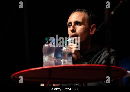 Roma, Italia. 21 settembre 2024. Zerocalcare partecipa all'incontro sul suo fumetto "questa notte non sarà breve", sul caso dell'eurodeputata Ilaria Salis e sulla sua detenzione in Ungheria. Credito: SOPA Images Limited/Alamy Live News Foto Stock