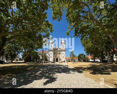 Ilhavo, Portogallo - 30 maggio 2024: Veduta della facciata della Cappella Nossa Senhora da Penha de Franca, presso la fabbrica Vista Alegre, a Ilhavo, Portogallo. Foto Stock