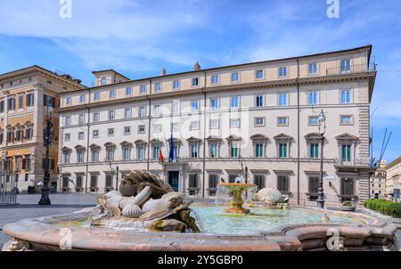 Vista del Palazzo Chigi situato in Piazza colonna a Roma, Italia. Foto Stock