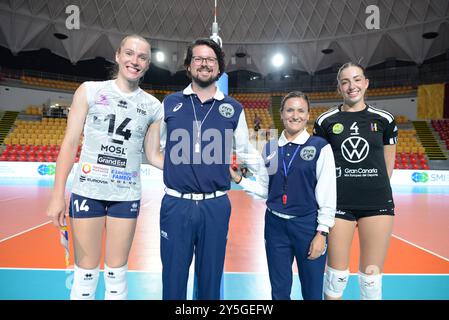 Philippe Enkerli, Antonella Verrascina, Tatiana Kulikova di Terville Florange OC, Lola Hernandez Van Den Bosch del CD Heidelberg Volkswagen durante la WEVZA CUP femminile di pallavolo tra CD Heidelberg Volkswagen e Terville Florange OC il 21 settembre 2024 al Palazzetto dello Sport di Roma. Foto Stock