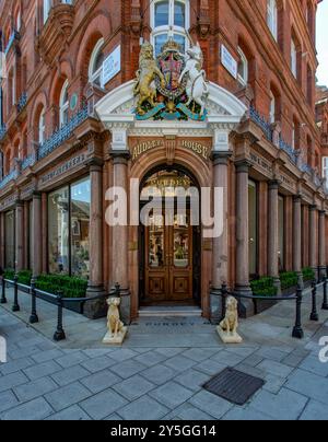 Negozio di armi James Purdey & Sons, Mayfair, Londra, Inghilterra Foto Stock