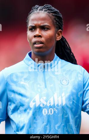 Khadija Shaw di Manchester City si riscalda prima della partita di fa Women's Super League Arsenal Women vs Manchester City Women all'Emirates Stadium, Londra, Regno Unito, 22 settembre 2024 (foto di Izzy Poles/News Images) Foto Stock