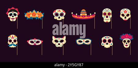 maschere per cabina fotografica con oggetti di scena. Messicano dia de los muertos vettore di vacanze con teschi, sombrero, corona floreale e testa di gatto. Sorrisi spaventosi e grins scheletrici per la celebrazione dell'aldilà Illustrazione Vettoriale
