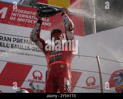 Cerimonia di premiazione e celebrazioni per i vincitori 23 Enea Bastianini (Ita-Ducati Lenovo Team) durante il Gran Premio Pramac dell'Emilia Romagna Gran Premio gara MotoGP domenica, MotoGP dell'Emilia Romagna al Misano World Circuit Marco Simoncelli a Misano Adriatico il 22 settembre 2024 a Misano Adriatico, Italia. (Foto di Fabio Averna/Sipa USA) Foto Stock