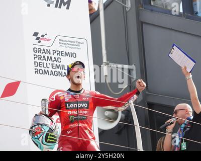 Cerimonia di premiazione e celebrazioni per i vincitori 23 Enea Bastianini (Ita-Ducati Lenovo Team) durante il Gran Premio Pramac dell'Emilia Romagna Gran Premio gara MotoGP domenica, MotoGP dell'Emilia Romagna al Misano World Circuit Marco Simoncelli a Misano Adriatico il 22 settembre 2024 a Misano Adriatico, Italia. (Foto di Fabio Averna/Sipa USA) Foto Stock