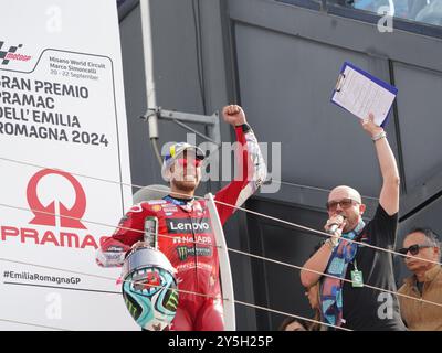 Cerimonia di premiazione e celebrazioni per i vincitori 23 Enea Bastianini (Ita-Ducati Lenovo Team) durante il Gran Premio Pramac dell'Emilia Romagna Gran Premio gara MotoGP domenica, MotoGP dell'Emilia Romagna al Misano World Circuit Marco Simoncelli a Misano Adriatico il 22 settembre 2024 a Misano Adriatico, Italia. (Foto di Fabio Averna/Sipa USA) Foto Stock