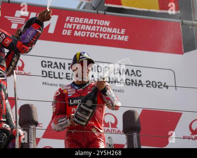 Cerimonia di premiazione e celebrazioni per i vincitori 23 Enea Bastianini (Ita-Ducati Lenovo Team) durante il Gran Premio Pramac dell'Emilia Romagna Gran Premio gara MotoGP domenica, MotoGP dell'Emilia Romagna al Misano World Circuit Marco Simoncelli a Misano Adriatico il 22 settembre 2024 a Misano Adriatico, Italia. (Foto di Fabio Averna/Sipa USA) Foto Stock