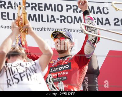 Cerimonia di premiazione e celebrazioni per i vincitori 23 Enea Bastianini (Ita-Ducati Lenovo Team) durante il Gran Premio Pramac dell'Emilia Romagna Gran Premio gara MotoGP domenica, MotoGP dell'Emilia Romagna al Misano World Circuit Marco Simoncelli a Misano Adriatico il 22 settembre 2024 a Misano Adriatico, Italia. (Foto di Fabio Averna/Sipa USA) Foto Stock