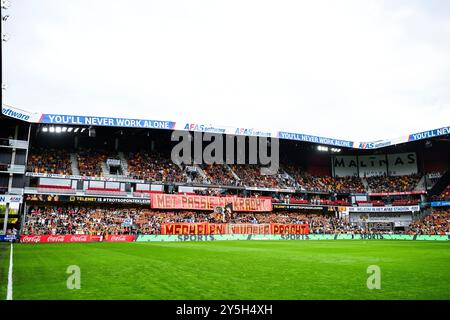 Mechelen, Belgio. 22 settembre 2024. I tifosi di Mechelen nella foto prima di una partita di calcio tra KV Mechelen e Cercle Brugge, domenica 22 settembre 2024 a Mechelen, il giorno 8 della stagione 2024-2025 della prima divisione del campionato belga 'Jupiler Pro League'. BELGA PHOTO TOM GOYVAERTS credito: Belga News Agency/Alamy Live News Foto Stock