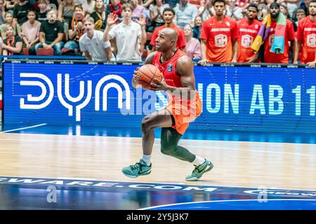 Chemnitz, Germania 22. Settembre 2024: 1.BBL - 2024/2025 - Niners Chemnitz contro Ratiopharm Ulm Im Bild: DeAndre Lansowne (Chemnitz) Foto Stock