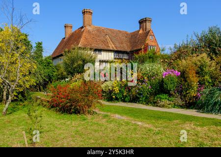 Great Dixter House and Gardens in Autumn, East Sussex, Regno Unito Foto Stock