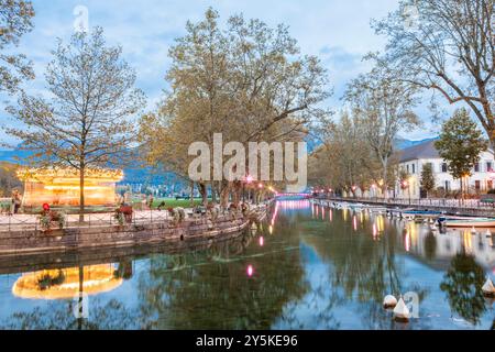 Pont des Amours nel villaggio di Annecy, Haute-Savoie, Rhône-Alpes, in Francia Foto Stock