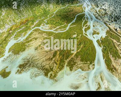 Lago glaciale Lac de Chateaupre, lago appena sotto il ghiacciaio Moiry, braccia fluviali in acqua blu, vista aerea, Vallese, Svizzera Foto Stock