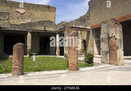 Ercolano era un'antica città sul Golfo di Napoli che affondò come Pompei, Stabia e Oplonti durante l'eruzione del Vesuvio nella seconda metà Foto Stock