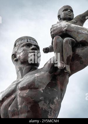 Monumento del Rinascimento africano a Dakar, Senegal - Ritratto da vicino Foto Stock