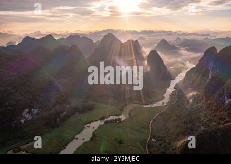 Campo di riso e riso al villaggio di Phong Nam a Trung Khanh, Cao Bang, Vietnam. Foto Stock