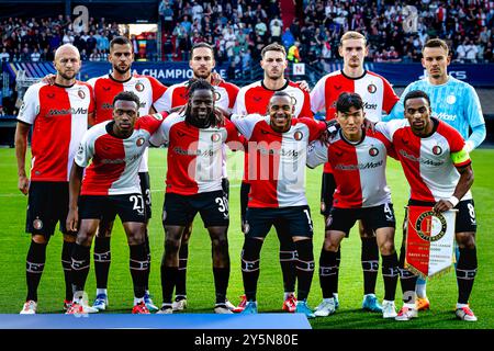 Feyenoord Rotterdam Defender Gernot Traner, Feyenoord Rotterdam Defender David Hancko, Feyenoord Rotterdam centrocampista Ramiz Zerrouki, Feyenoord Rotterdam forwarder Santiago Gimenez, Feyenoord Rotterdam Defender Thomas Beelen, Feyenoord Rotterdam portiere Timon Wellenreuther, Feyenoord Rotterdam centrocampista Antoni Milambo, Feyenoord Rotterdam De Foto Stock