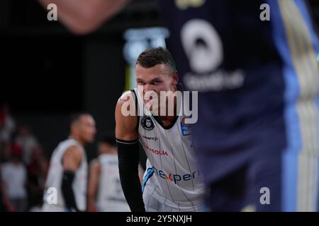 Amburgo, Germania. 22 settembre 2024. Amburgo, Germania, 22 settembre 2024: Brae Ivey ( 1 Amburgo ) durante la partita di Bundesliga easyCredit tra Veolia Towers Hamburg e Alba Berlin all'Inselpark Arena di Amburgo, GERMANIA. (Julia Kneissl/SPP) credito: SPP Sport Press Photo. /Alamy Live News Foto Stock