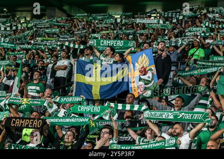 Lisbona, Portogallo. 22 settembre 2024. Lisbona, Portogallo, 22 settembre 2024: Tifosi del CP sportivo in azione durante la partita della Liga Portugal tra Sporting CP e Aves Futebol SAD all'Estadio Jose Alvalade, Portogallo (João Bravo/SPP) crediti: SPP Sport Press Photo. /Alamy Live News Foto Stock