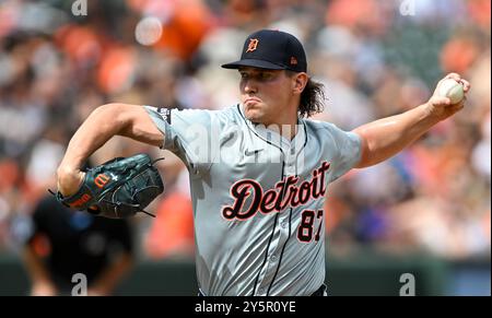 Il lanciatore dei Detroit Tigers Tyler Holton (87) consegna ai Baltimore Orioles durante il primo inning dell'ultima gara della stagione regolare a Camden Yards a Baltimore, Maryland, domenica 22 settembre 2024. Foto di David Tulis/UPI Foto Stock