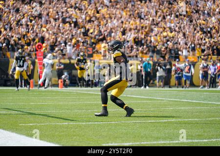 Pittsburgh, Pennsylvania, Stati Uniti. 22 settembre 2024. 22 settembre 2024: Justin Fields n. 2 durante i Pittsburgh Steelers vs Los Angeles Charges all'Acrisure Stadium di Pittsburgh, Pennsylvania. Brook Ward/Apparent Media Group (Credit Image: © AMG/AMG via ZUMA Press Wire) SOLO PER USO EDITORIALE! Non per USO commerciale! Foto Stock