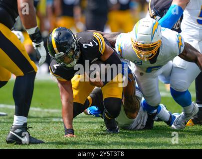 Pittsburgh, Pennsylvania, Stati Uniti. 22 settembre 2024. 22 settembre 2024: Justin Fields n. 2 durante i Pittsburgh Steelers vs Los Angeles Charges all'Acrisure Stadium di Pittsburgh, Pennsylvania. Brook Ward/Apparent Media Group (Credit Image: © AMG/AMG via ZUMA Press Wire) SOLO PER USO EDITORIALE! Non per USO commerciale! Foto Stock