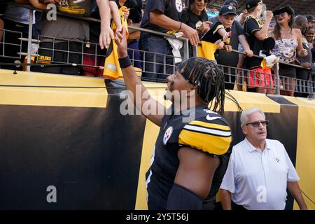 Pittsburgh, Pennsylvania, Stati Uniti. 22 settembre 2024. 22 settembre 2024: Justin Fields n. 2 durante i Pittsburgh Steelers vs Los Angeles Charges all'Acrisure Stadium di Pittsburgh, Pennsylvania. Brook Ward/Apparent Media Group (Credit Image: © AMG/AMG via ZUMA Press Wire) SOLO PER USO EDITORIALE! Non per USO commerciale! Foto Stock