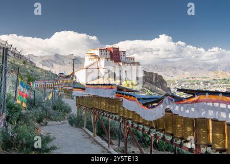 Palazzo dei Panchen Lamas a Shigatse, Tibet, Cina. Copia spazio per il testo Foto Stock