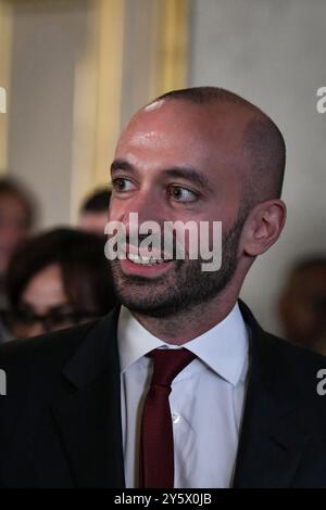 Parigi, Francia. 23 settembre 2024. Il nuovo ministro delegato per l'Europa della Francia Benjamin Haddad si terrà durante la cerimonia di consegna presso il Ministero degli affari esteri ed europei a Parigi, il 23 settembre 2024. Foto di Firas Abdullah/ABACAPRESS. COM credito: Abaca Press/Alamy Live News Foto Stock