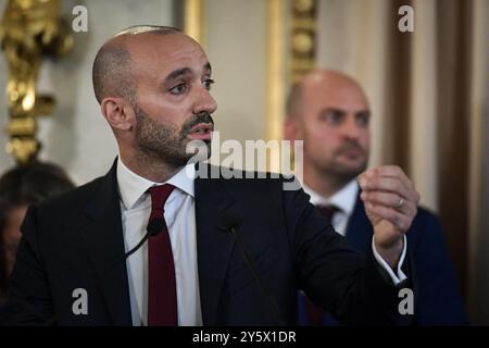 Parigi, Francia. 23 settembre 2024. Il neoeletto ministro delegato per l'Europa della Francia Benjamin Haddad tiene un discorso durante la cerimonia di consegna presso il Ministero degli affari esteri ed europei a Parigi, il 23 settembre 2024. Foto di Firas Abdullah/ABACAPRESS. COM credito: Abaca Press/Alamy Live News Foto Stock