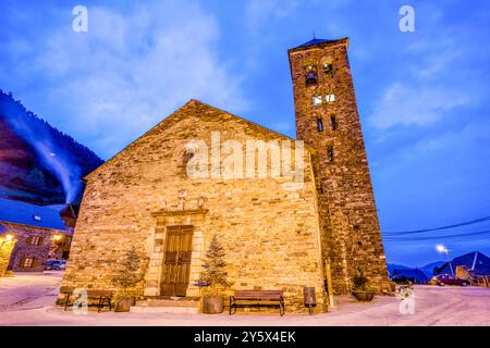 Chiesa parrocchiale dedicata a Santa Maria, tra i secoli X-X, Vilamos, valle dell'Aran, Catalogna, catena montuosa dei Pirenei, Spagna, europa Foto Stock