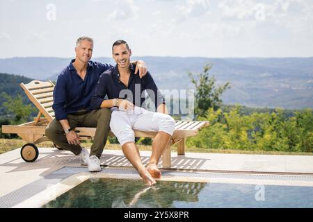 Oprtalj, 210824. Ralph Schumacher, ex pilota di Formula 1, vendemmia e cantina. Nella foto: Ralf Schumacher e il suo partner Etienne Bousquet-Cassagne. Foto: Vedran Peteh / CROPIX Copyright: XxVedranxPetehx schumacher oprtalj50-210824 Foto Stock