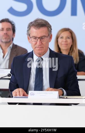 Madrid, Spagna. 23 settembre 2024. Il presidente del Partito Popolare Alberto Nuñez Feijoo durante una riunione del Comitato Esecutivo Nazionale del PP presso l'hotel Eurobuldon a Madrid, 23 settembre 2024 Spagna Credit: SIPA USA/Alamy Live News Foto Stock