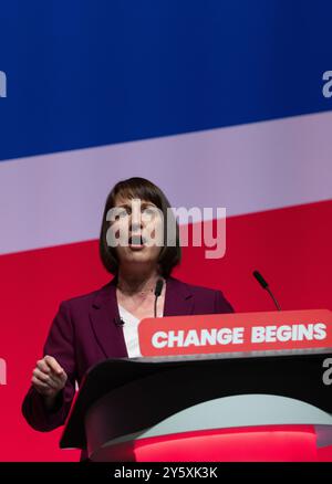 Liverpool, Regno Unito. 23 settembre 2024. Rachel Reeves Cancelliere, membro del Parlamento per Leeds West e Pudsey. Rachel Reeves tiene un discorso in conferenza al secondo giorno della conferenza del Partito Laburista 2024 a Liverpool, nel Regno Unito. 23 settembre 2024. Foto: Garyroberts/worldwidefeatures.com credito: GaryRobertsphotography/Alamy Live News Foto Stock