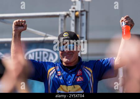 Concord, North Carolina, Stati Uniti. 22 settembre 2024. RON CAPPS (USA) di Carlsbad, California, viene presentato ai fan di ZMAX Dragway prima dei Carolina Nationals di Concord, North Carolina. (Credit Image: © Walter G. Arce Sr./ASP via ZUMA Press Wire) SOLO PER USO EDITORIALE! Non per USO commerciale! Foto Stock