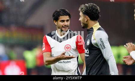 Francoforte, Germania. 21 settembre 2024. GER, Francoforte, 1. Bundesliga, football, Eintracht Frankfurt - Borussia Moenchengladbach, Deutsche Bank Park, 21 settembre 2024, partita di campionato, 4° giorno di partita, uomini, stagione 2024/25 f.le. Mahmoud Dahoud (Eintracht Frankfurt, 18) e Omar Marmoush (Eintracht Frankfurt, 7). Credito: HMB Media/Alamy Live News Foto Stock